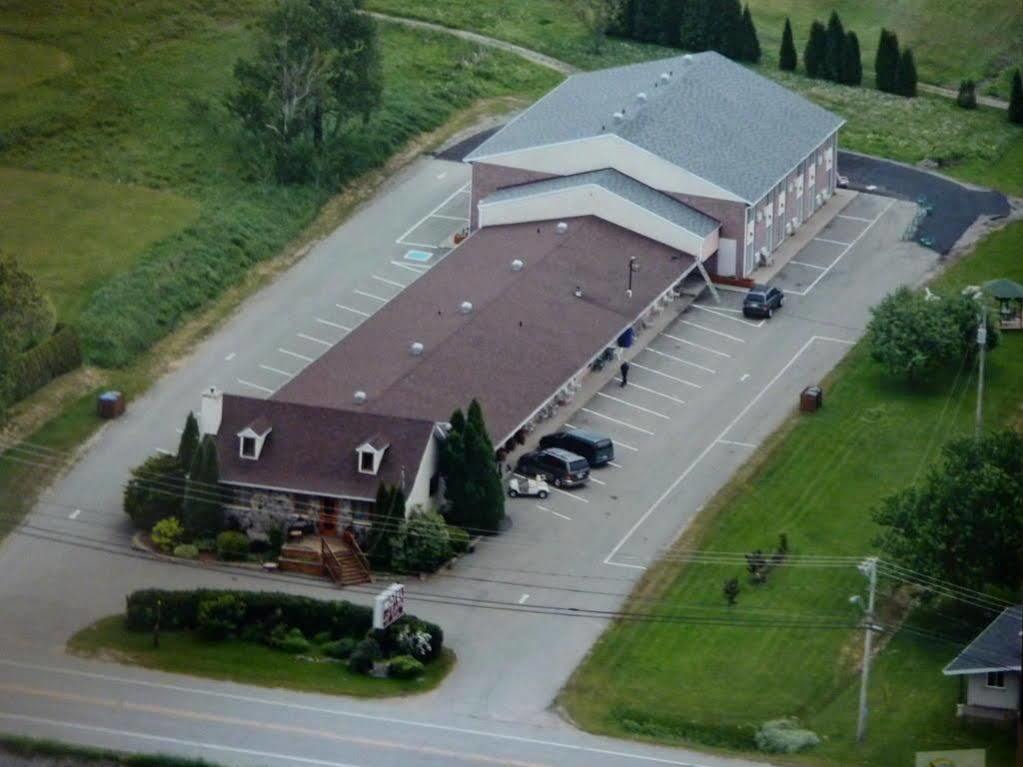 贝肯考特庄园酒店 Bécancour 外观 照片